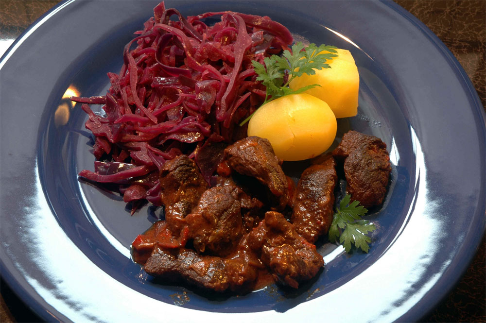 hirschgulasch.jpg (922492 Byte)